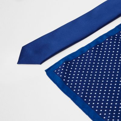 Blue spot print tie and pocket square